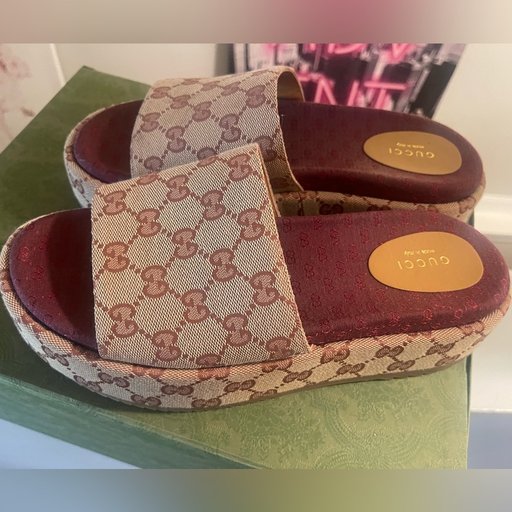 COPY - Like new platform slides worn 2 times
